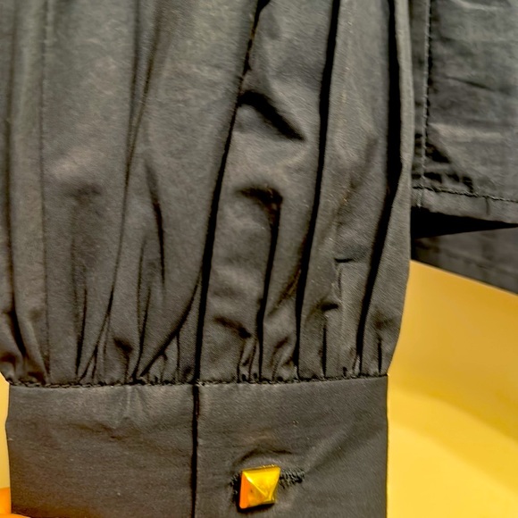 PHILLIP LIM Navy Blouse w/gold pyramid shape buttons. Size 0 - Picture 5 of 6